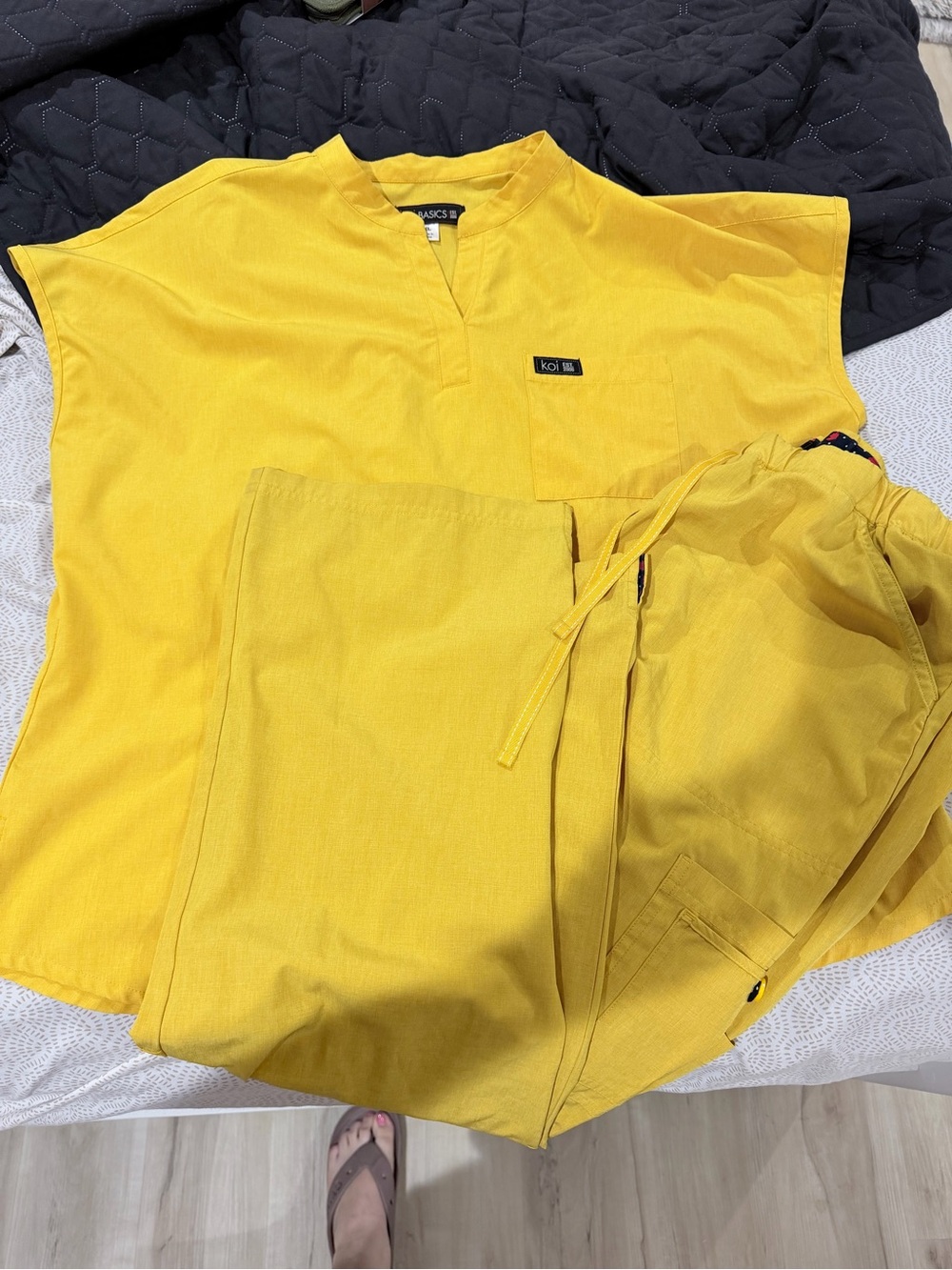 KOI scrub set-Heathered Mustard/Gold